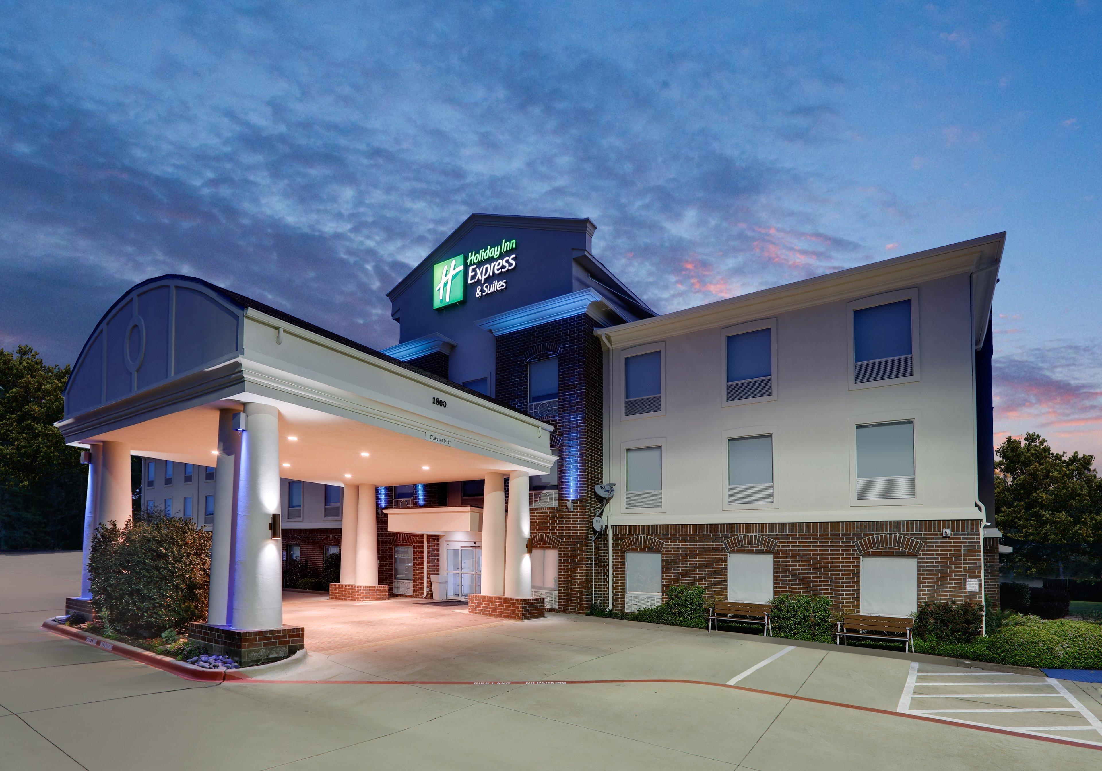 Holiday Inn Express Hotel & Suites Cleburne By Ihg Εξωτερικό φωτογραφία