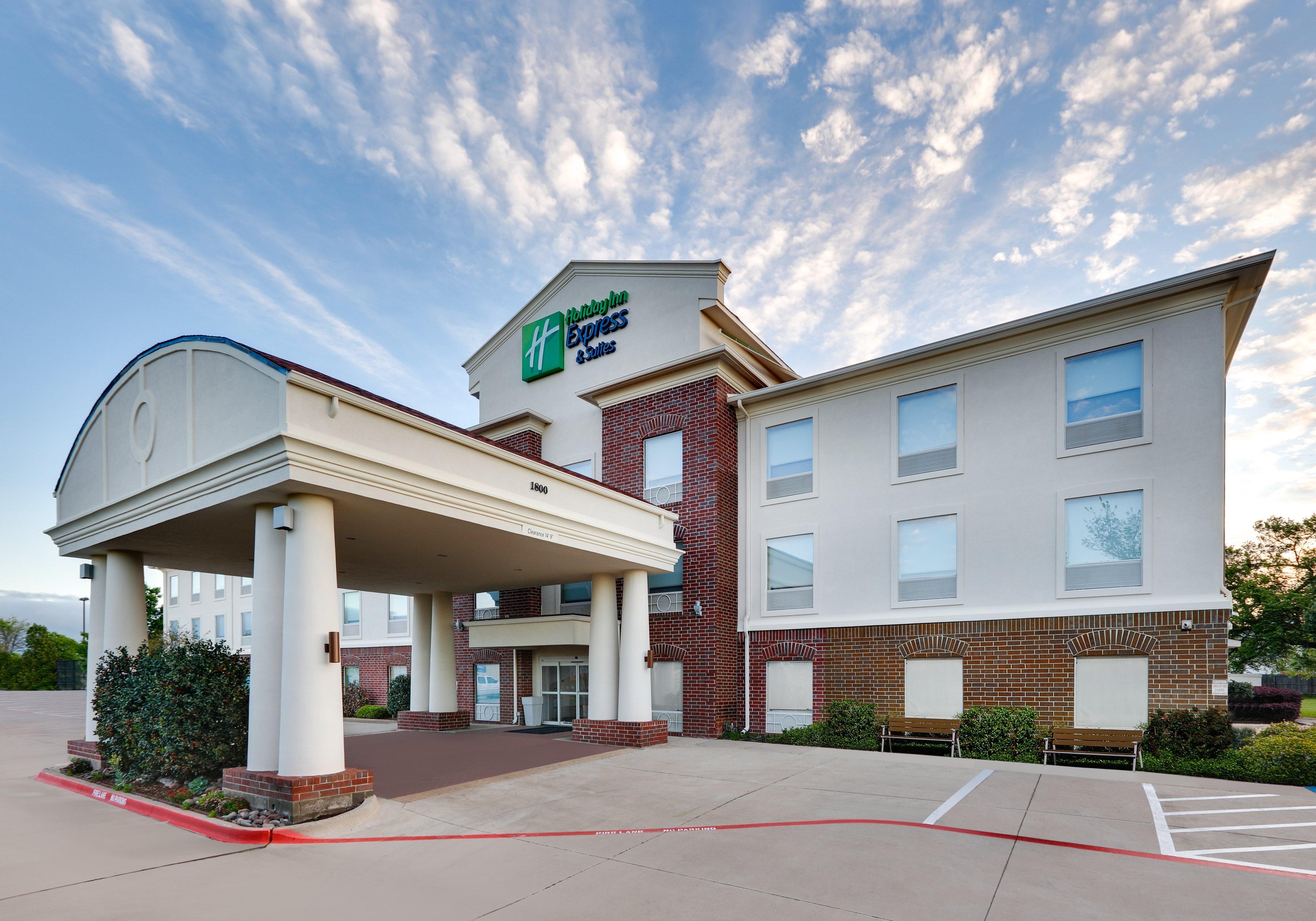 Holiday Inn Express Hotel & Suites Cleburne By Ihg Εξωτερικό φωτογραφία