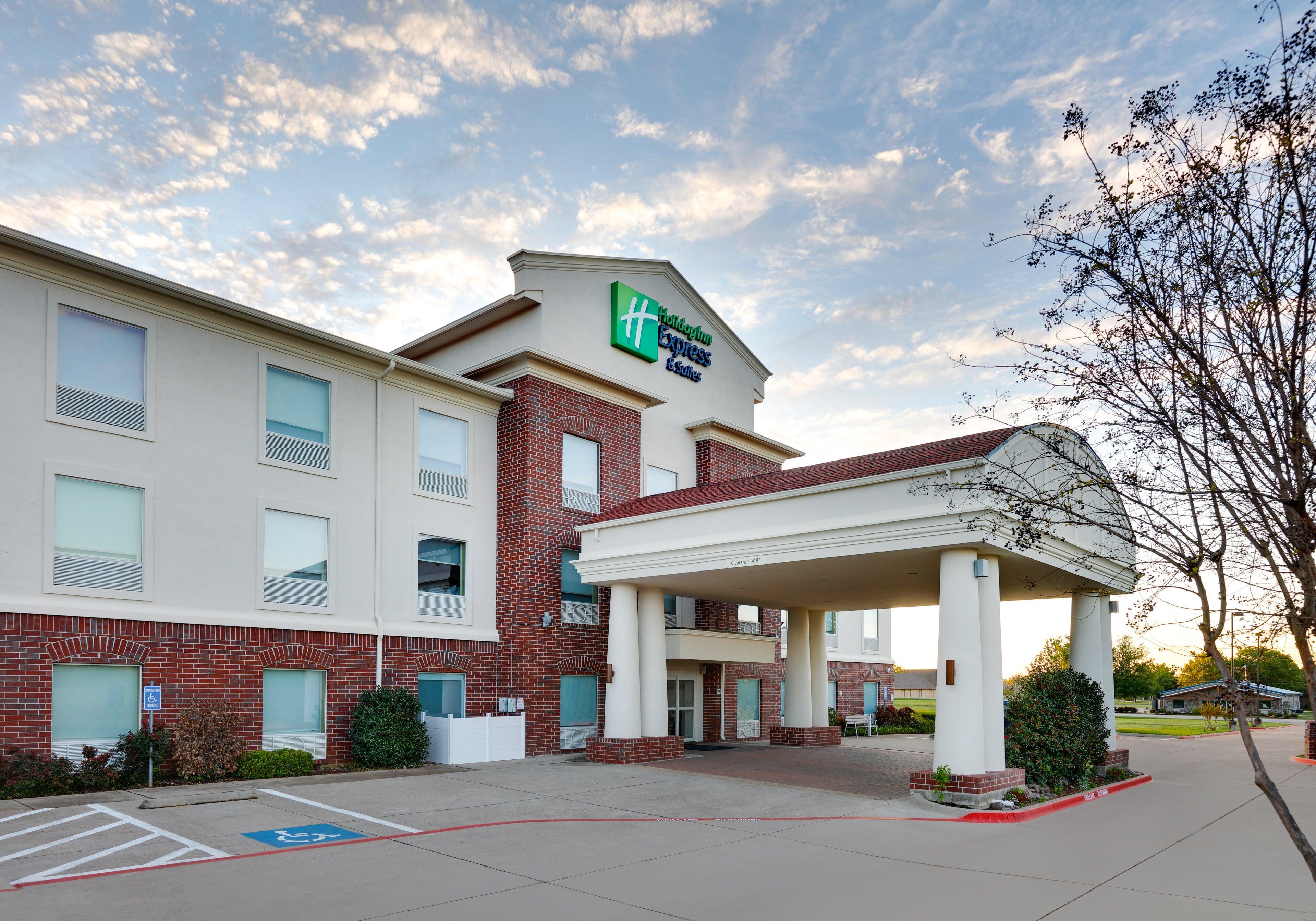 Holiday Inn Express Hotel & Suites Cleburne By Ihg Εξωτερικό φωτογραφία
