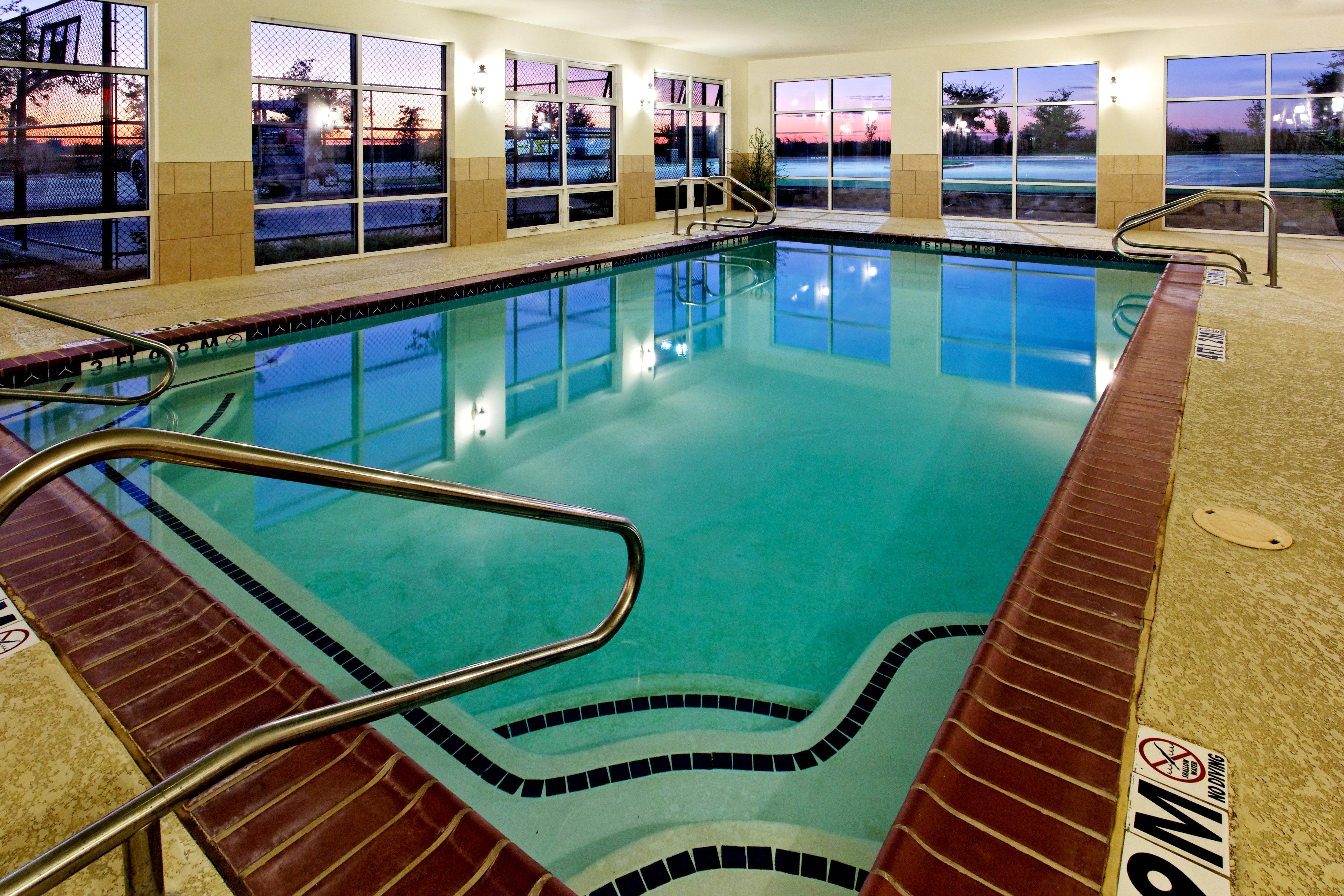 Holiday Inn Express Hotel & Suites Cleburne By Ihg Εξωτερικό φωτογραφία